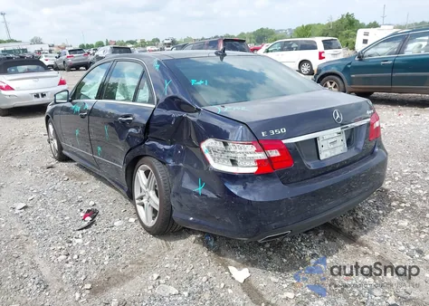 2011 Mercedes-Benz E 350 4Matic z USA, uszkodzony, nr VIN WDDHF8HB8BA351957